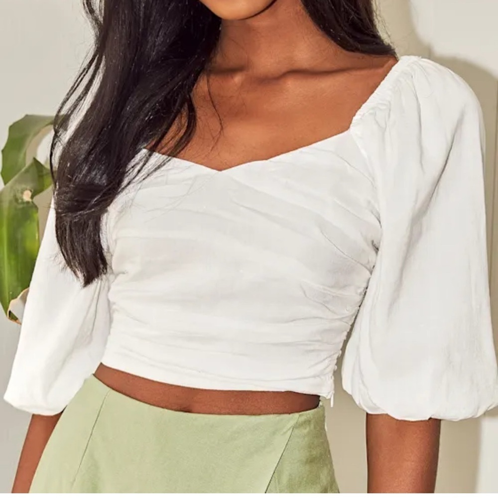 Lulu’s White Ruched Puff Sleeve Crop Blouse | Size Small